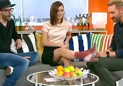 العمل سكس برازيلي مترجم للعربية على أريكة